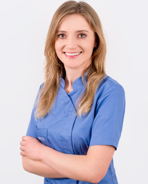 Sylwia Wolak, dentist